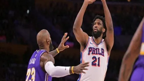 亚冬会女子短道速滑1000米预赛精彩瞬间